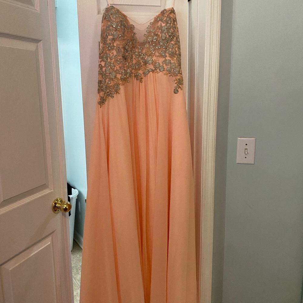 WOMENS Faviana evening gown size 16.